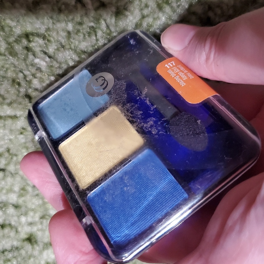 COVERGIRL Eyeshadow Palette in Blue, Yellow, Teal